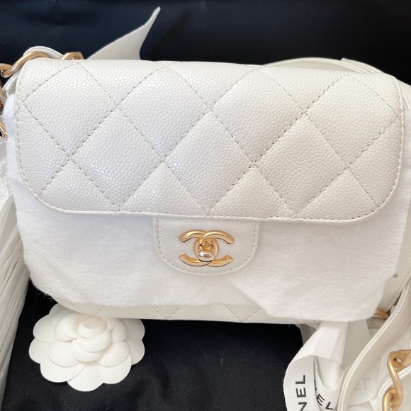 Chanel mini flap bag 💕 - Picture 2 of 16